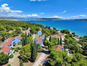 Parc de vacances Appartements Medena à Seget Donji, Trogir - Bienheureux Donji - image1