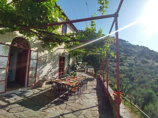 Pergola mit Essgelegenheit für 16 Personen