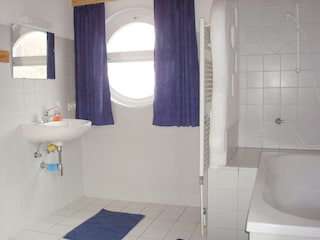 Bad in Wohnung Twee