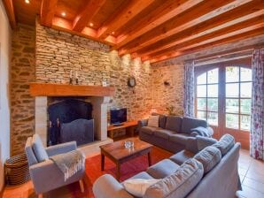 Holiday park Villa in Dordogne with Pool & Golf Course - Saint-Médard-d'Excideuil - image1