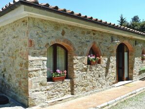 Maison rustique en Toscane avec piscine