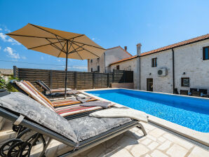 Ferienhaus Casa Simona with pool in Kastelir, Istria - Labinci - image1