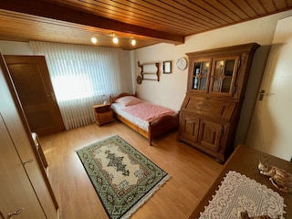 Schlafzimmer EG (2)