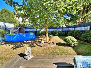 Sonnenterrasse und abgeschlossenes Grundstück