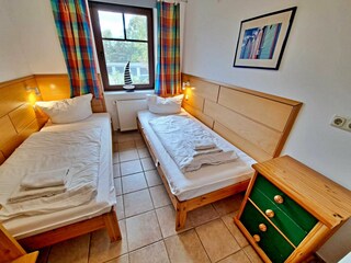 zweites Schlafzimmer mit 2 Einzelbetten