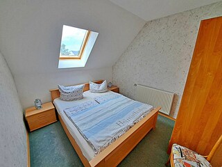 Schlafzimmer im 1. OG, Kleiderschrank
