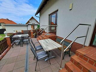 möblierte Terrasse