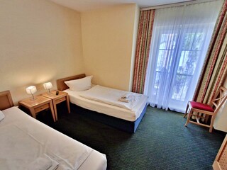 zweites Schlafzimmer mit 2 Einzelbetten