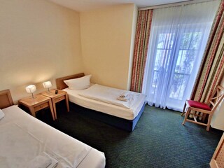 zweites Schlafzimmer mit 2 Einzelbetten