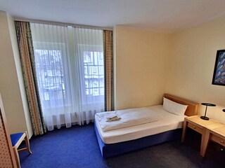 2. Schlafzimmer mit 2 Einzelbetten