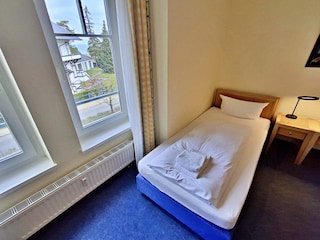 2. Schlafzimmer mit 2 Einzelbetten