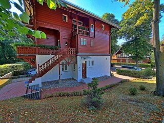 Außenansicht (Seitenansicht/Eingang)