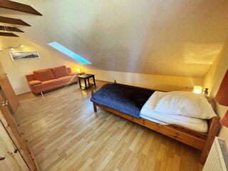 2. Schlafzimmer