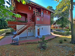 Außenansicht (Seitenansicht/Eingang)