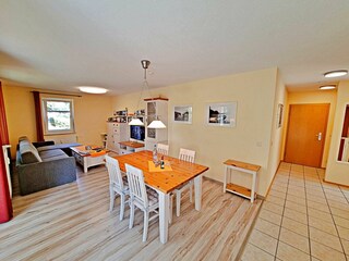 großzügiger Wohn-und Essbereich