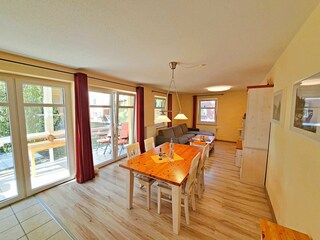 großzügiger Wohn-und Essbereich