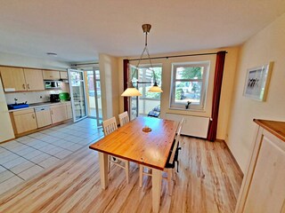 großzügiger Wohn- und Essbereich