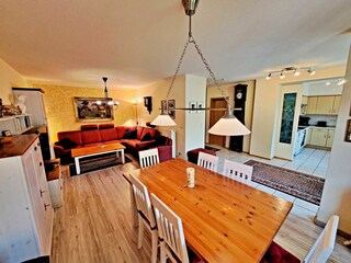 großzügiger Wohn- und Essbereich