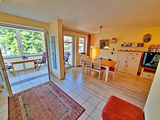 großzügiger Wohn- und Essbereich