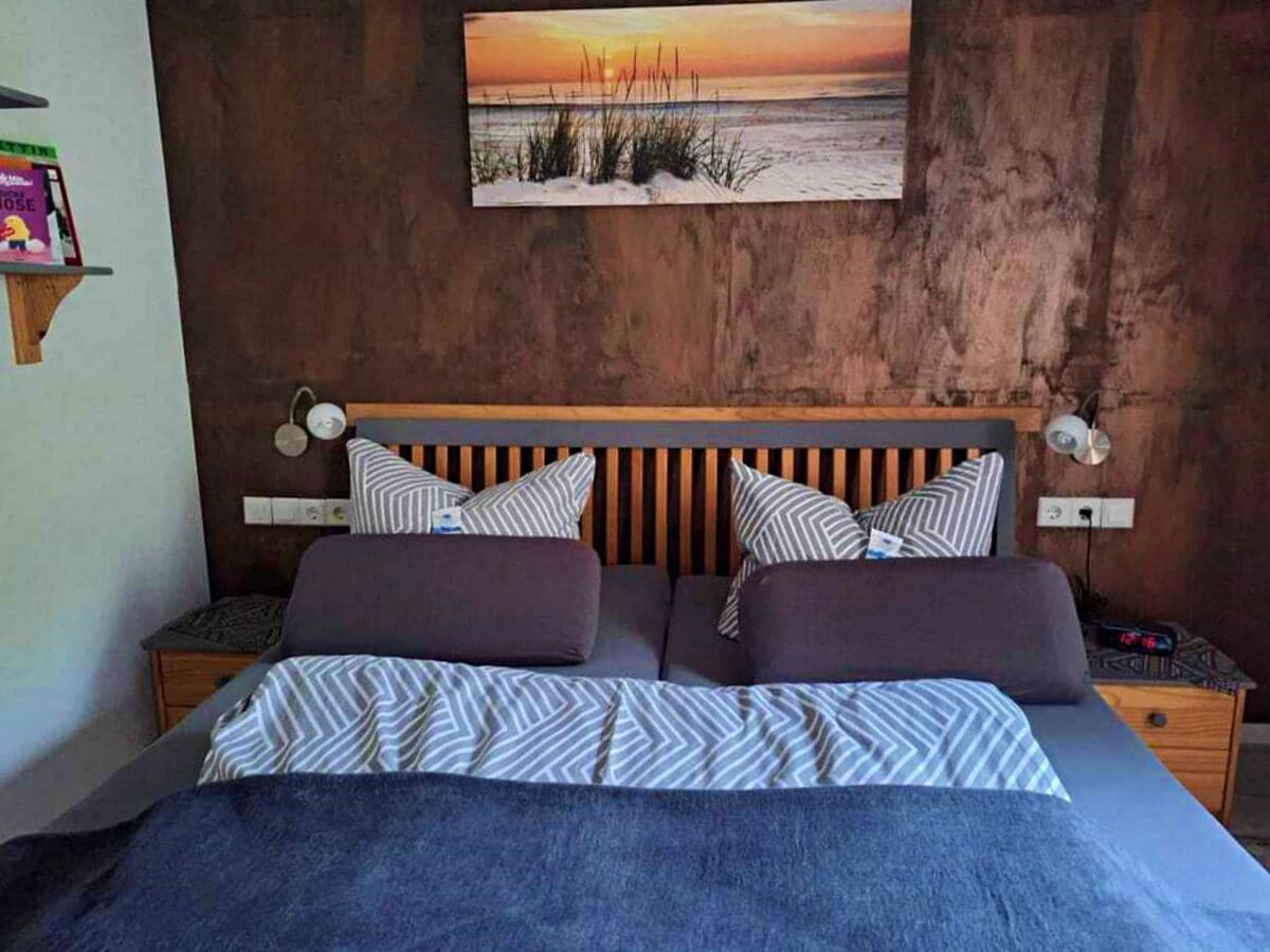 Schlafzimmer mit Doppelbett