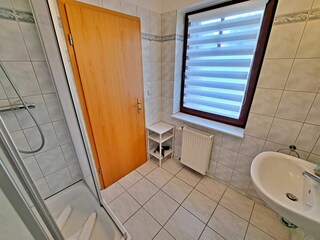 Tageslicht-Bad mit DU/WC