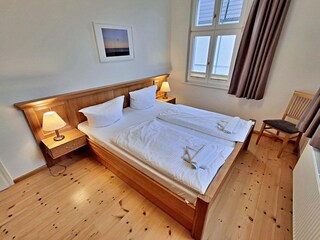 1. Schlafzimmer mit Doppelbett