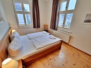 1. Schlafzimmer mit Doppelbett