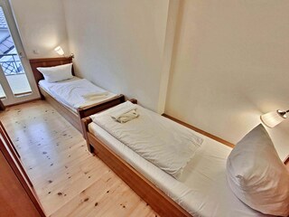 2. Schlafzimmer mit 2 Einzelbetten