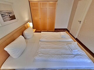 2. Schlafzimmer
