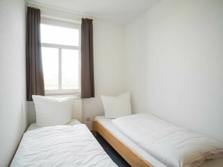 2. Schlafzimmer