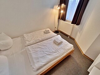 2. Schlafzimmer