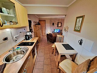 Küchenzeile mit Essecke