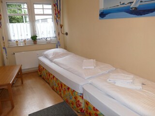 2. Schlafzimmer