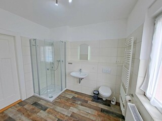 Tageslicht-Bad im Erdgeschoss