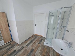 Tageslicht-Bad im Erdgeschoss