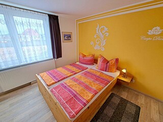 2. Schlafzimmer (Obergeschoss)