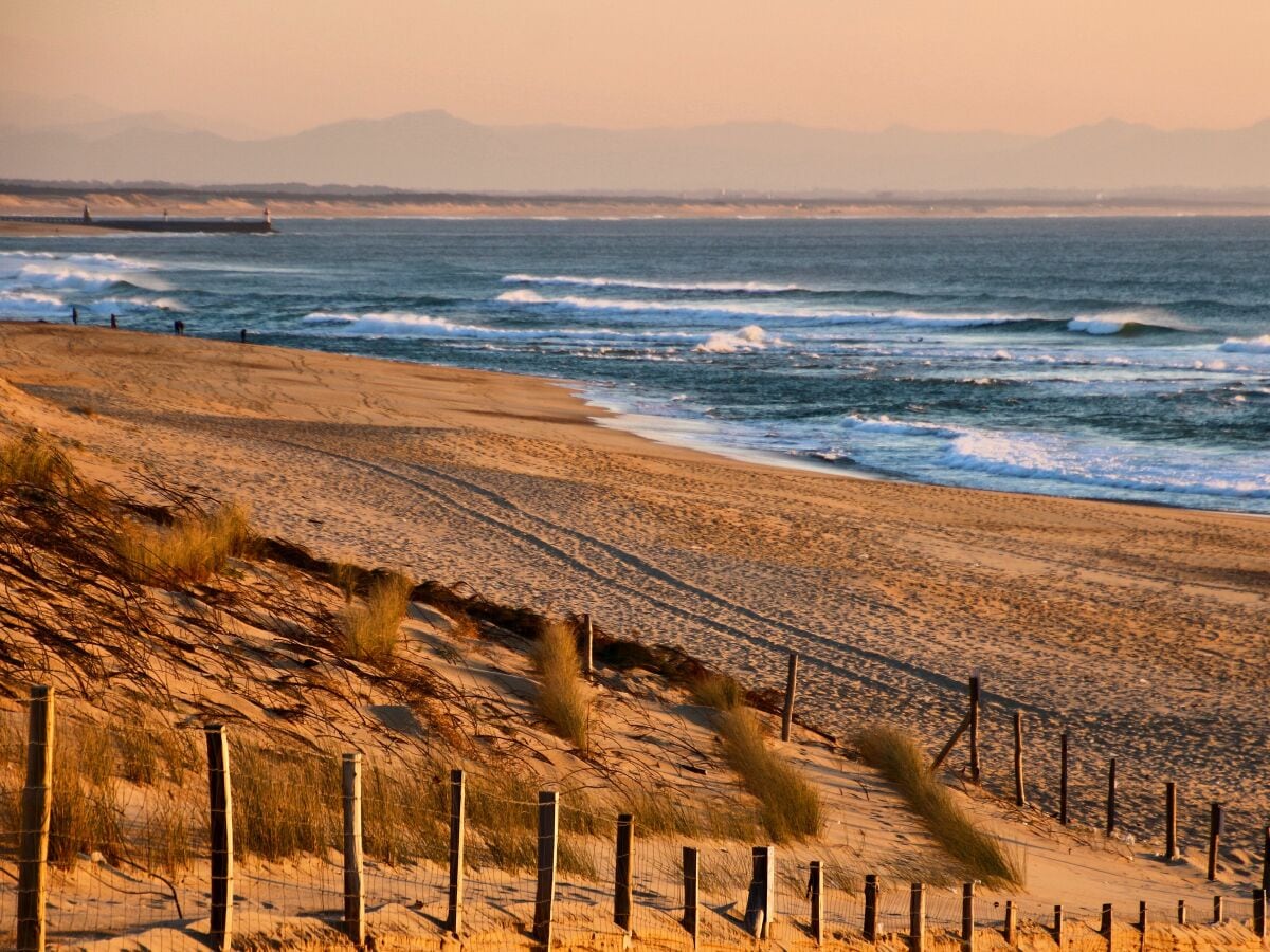 Meer und Strand so weit das Auge reicht