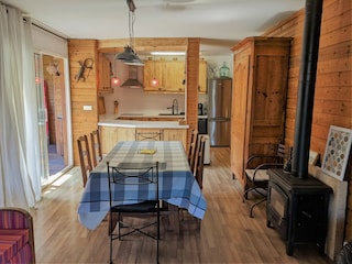 Essplatz für 6 Personen mit Kamin Poolvilla Labenne