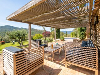 Lounge mit Pergola