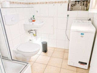 Gäste-WC mit Waschmaschine