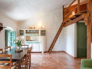 Farmhouse Collesalvetti Features 23