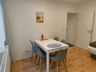 Ausziehbarer Tisch