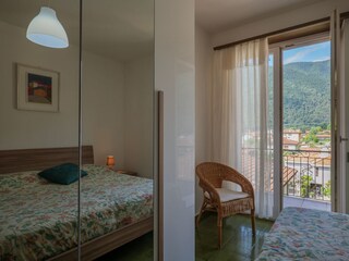 Schlafzimmer mit Doppelbett