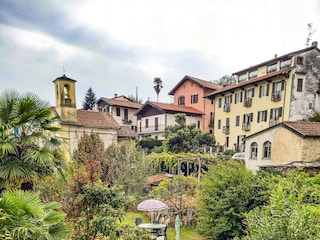 ... über eine Treppe vor dem Haus erreichbar
