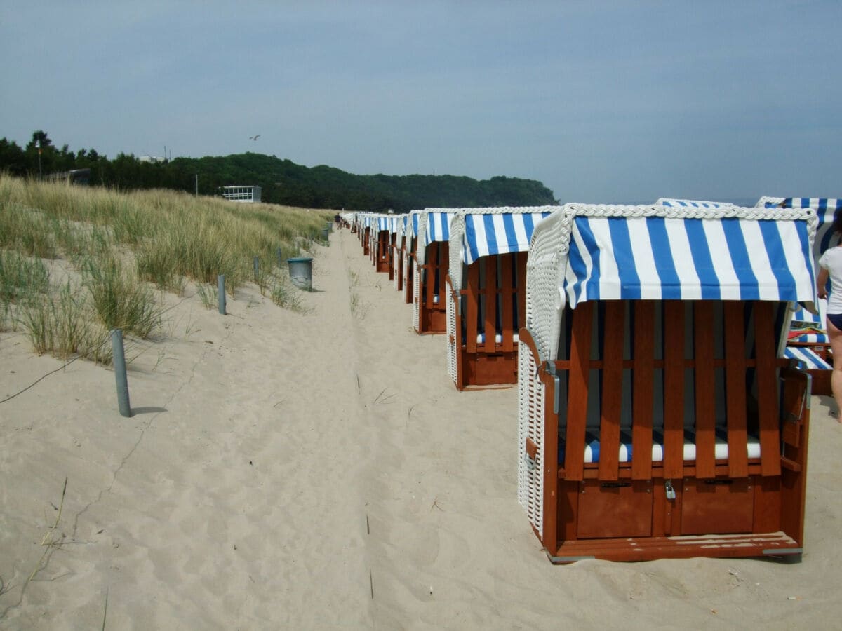 Strandkörbe am kilometerlangen Strand