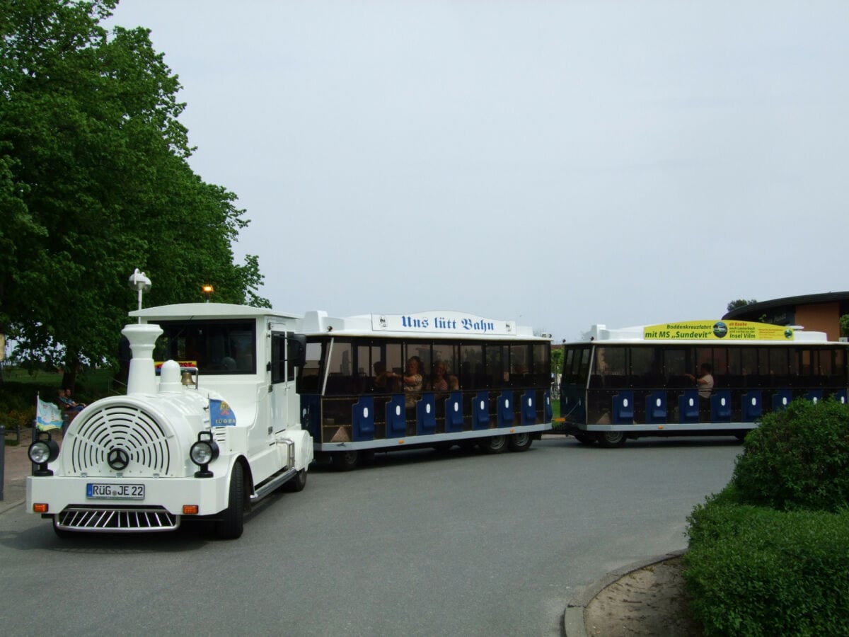 Uns Lütt Bahn bringt Sie zum Strand