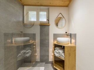 Chalet Annecy Features 16