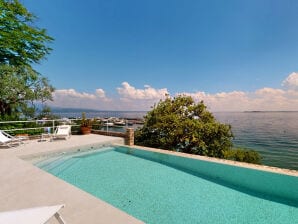 Villa Flora fronte spiaggia By Bookinggardalake - Manerba del Garda - image1