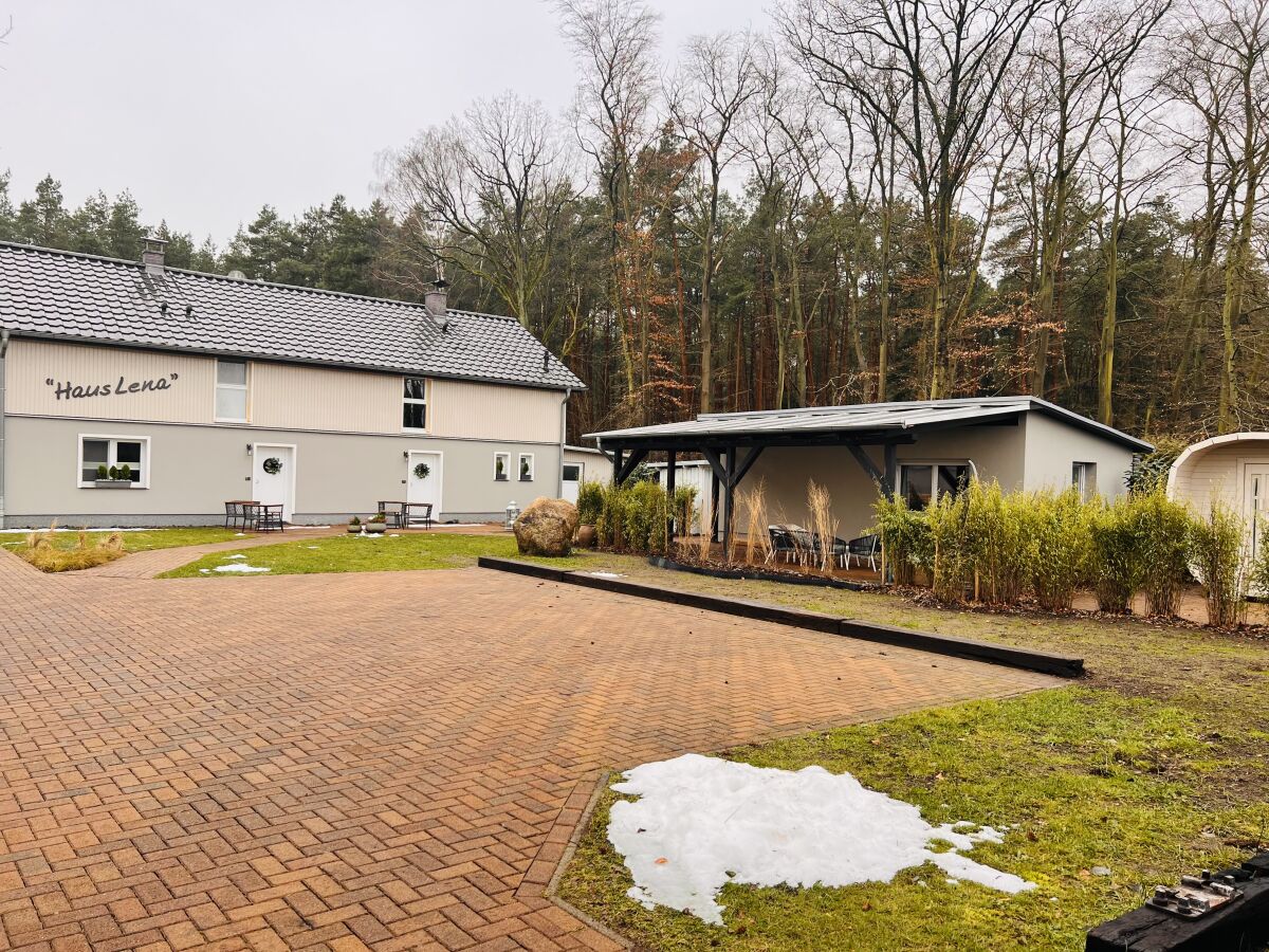 Haupthaus, Tinyhouse, Sauna und Parkplatz