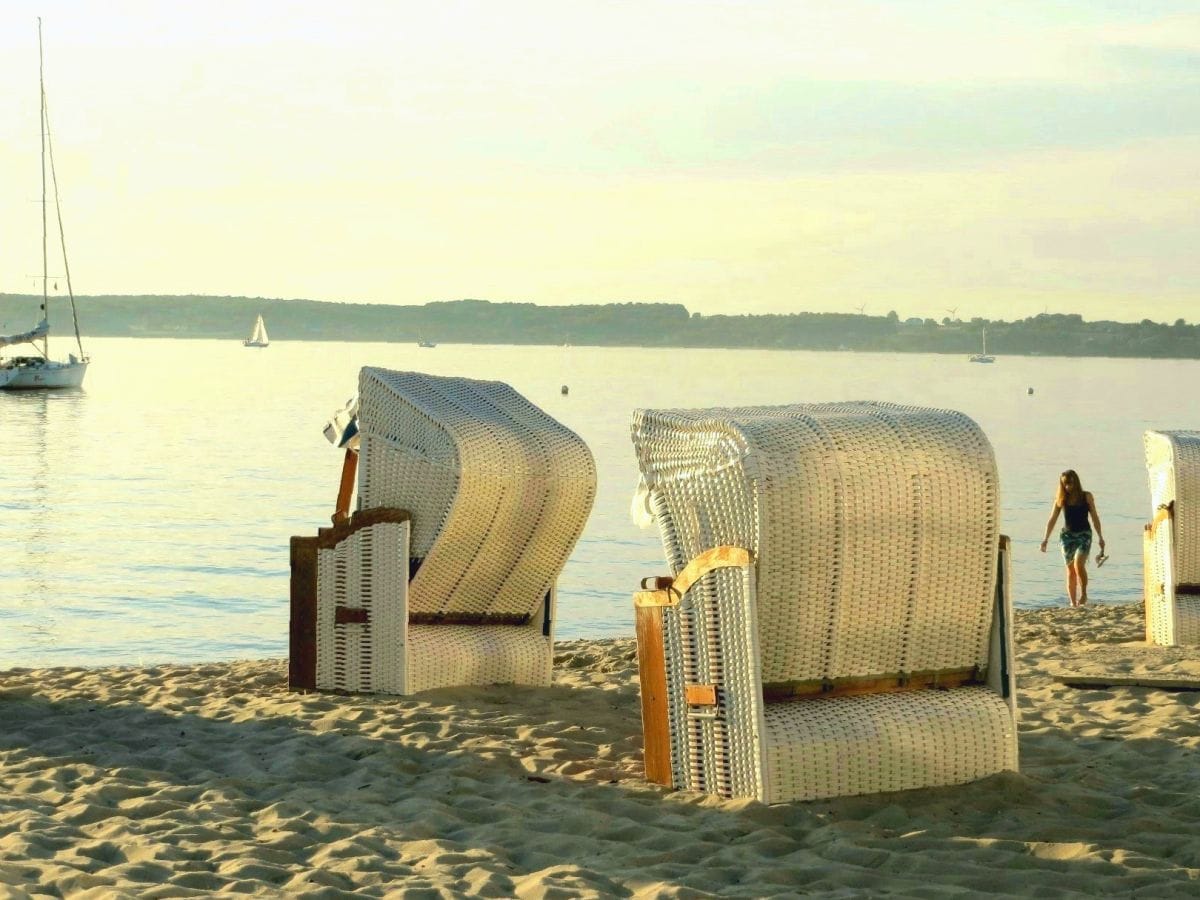 Unten am Strand vor dem Haus